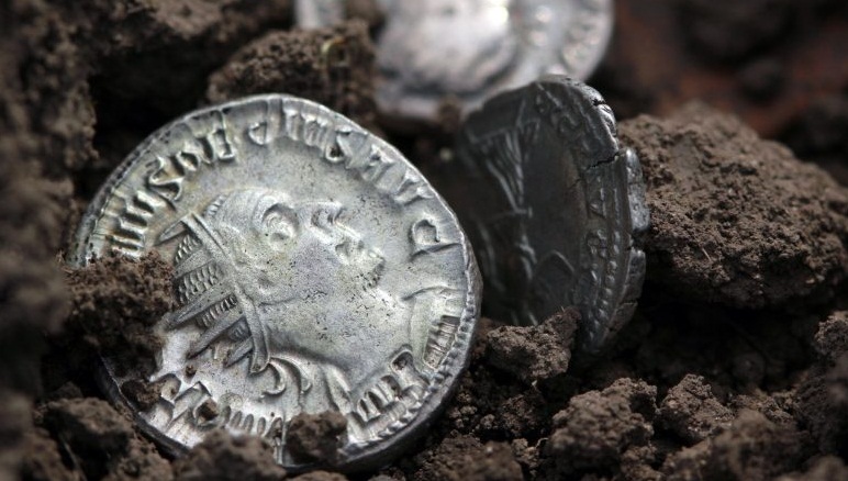 Római Birodalomból származó ezüstérméket találtak, Augsburg közelében!