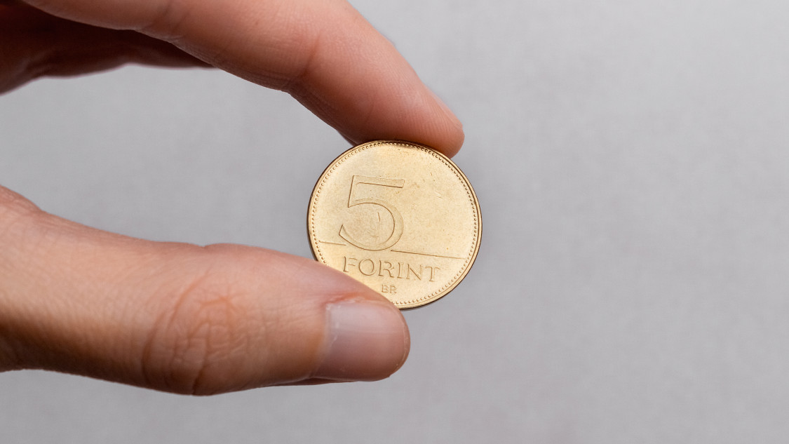Lehet bevonják az 5 forintos érmét, mert fémárban már többet ér mint maga a forgalmi értéke?