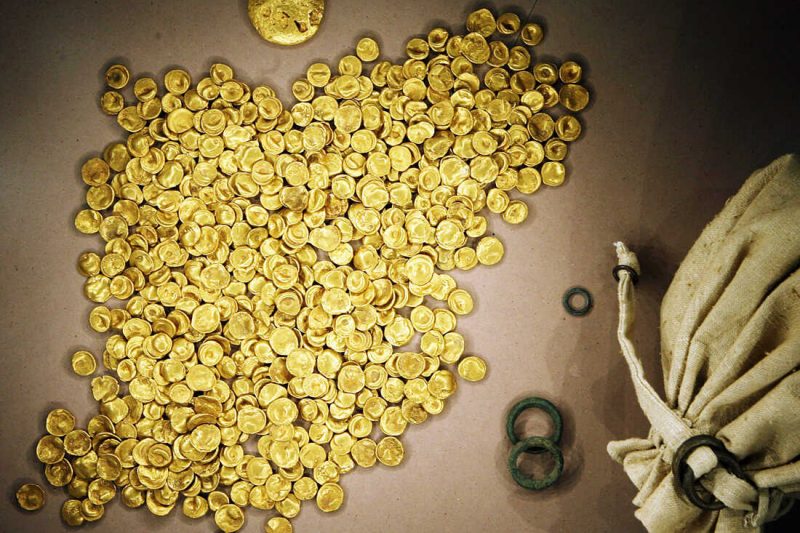 Sokkolja az európai régészeket a “9 perces” rablás! Kelta aranyérméket loptak el egy jól őrzött múzeumból!