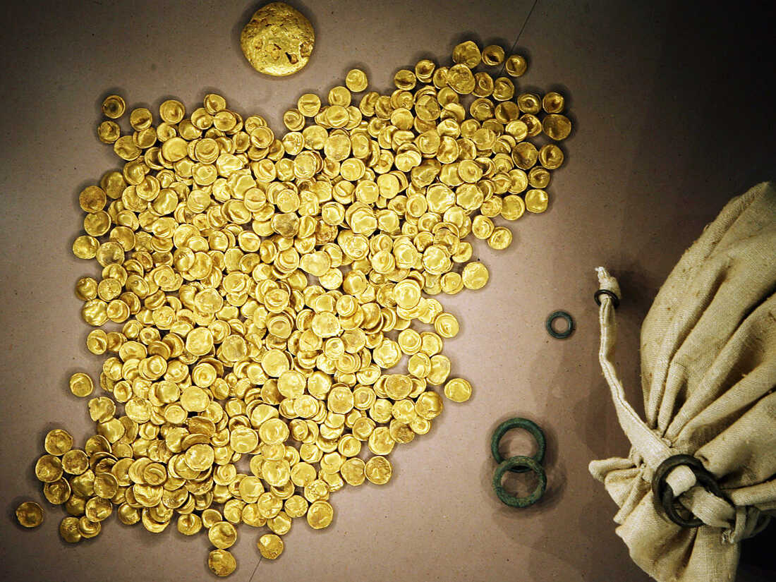 Sokkolja az európai régészeket a “9 perces” rablás! Kelta aranyérméket loptak el egy jól őrzött múzeumból!