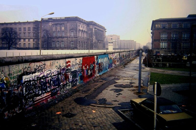 Visszaszámlálás: a berlini fal felemelkedése és bukása ( történelmi dokumentumfilmek )