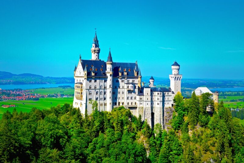 II. Lajos, Bajorország “Őrült mesekirályának”, őrületesen szép kastélya, még Walt Disney-t is megihlette!