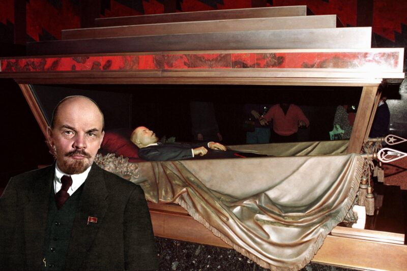 Lenin-nek, az édesanyja mellett a helye, de vannak akik szerint “maradnia” kell! Az oroszok megosztottak Lenin újratemetésével kapcsolatban!
